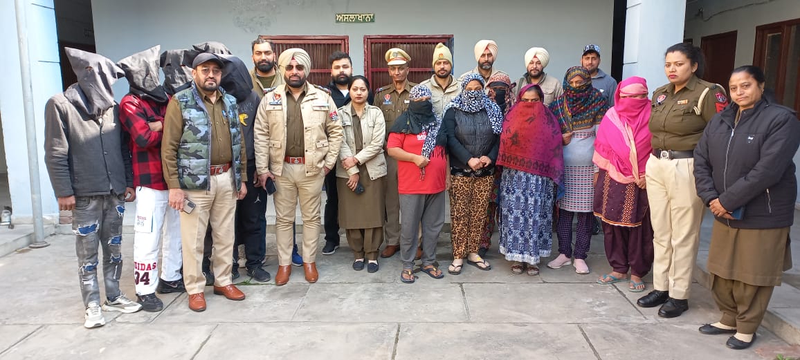 Garhshankar Police busted a sex racket going on in Garhshankar city, arrested 11 including 06 women, registered a case.